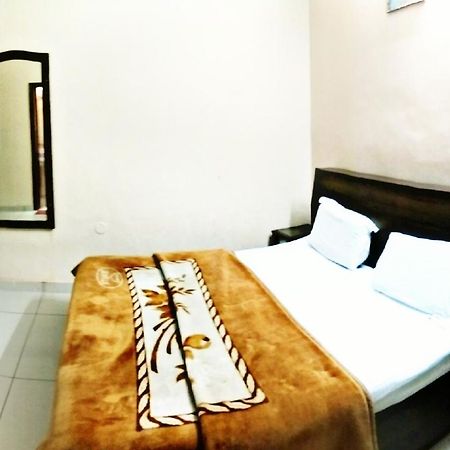 Hotel Aroma Inn Sirsa Экстерьер фото