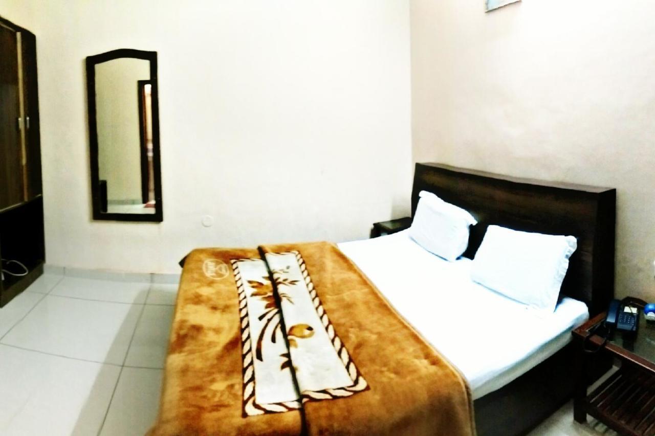 Hotel Aroma Inn Sirsa Экстерьер фото