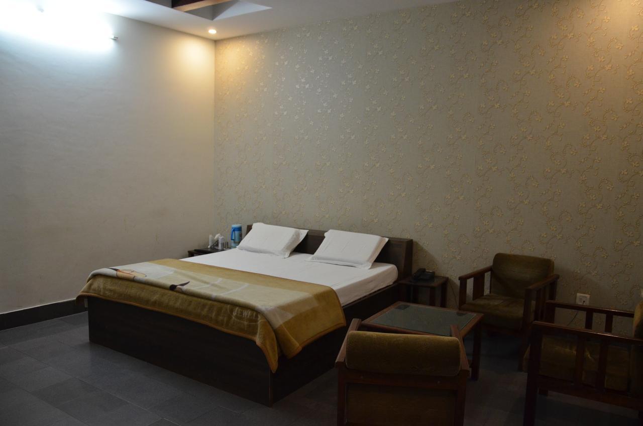 Hotel Aroma Inn Sirsa Экстерьер фото